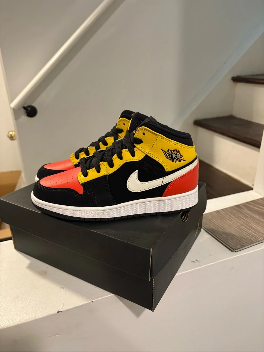 Jordan Air Jordan 1 Mid SE Black/Orange/White Youth Sneaker
